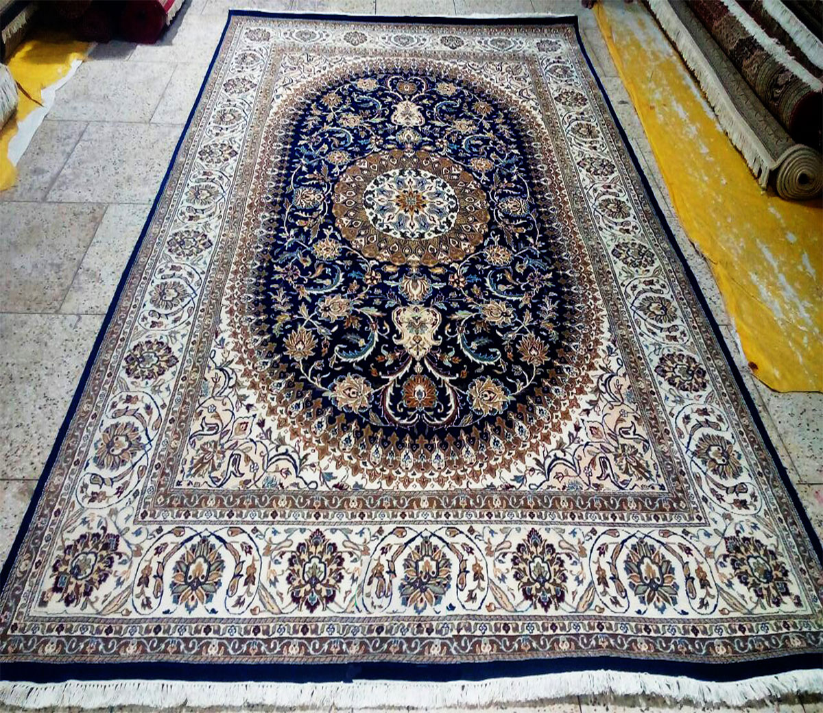 Hand Knotted Carpet Rugs Manufacturer Exporter In India